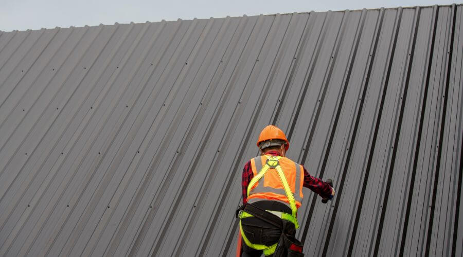 Professional metal roof installation services in Riverview, MI